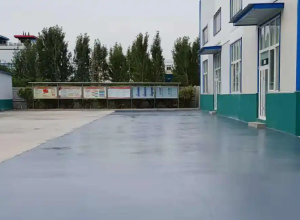 咸阳彩色路面喷涂翻新的材料对冬季